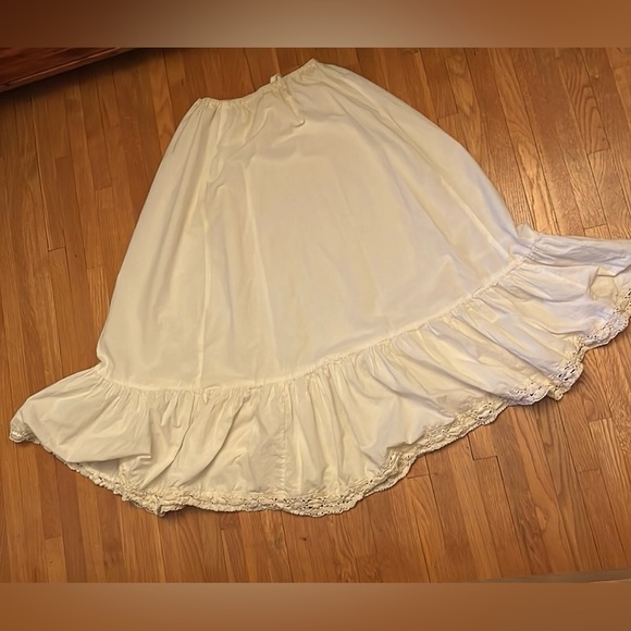 Laura Ashley Vintage Cotton Petticoat Skirt with Crocheted Lace Hem - Picture 9 of 11